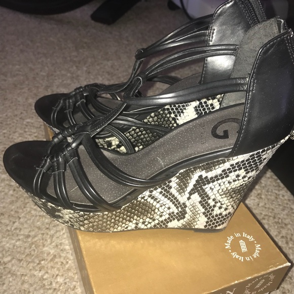 Guess black & white Wedges - Picture 2 of 4